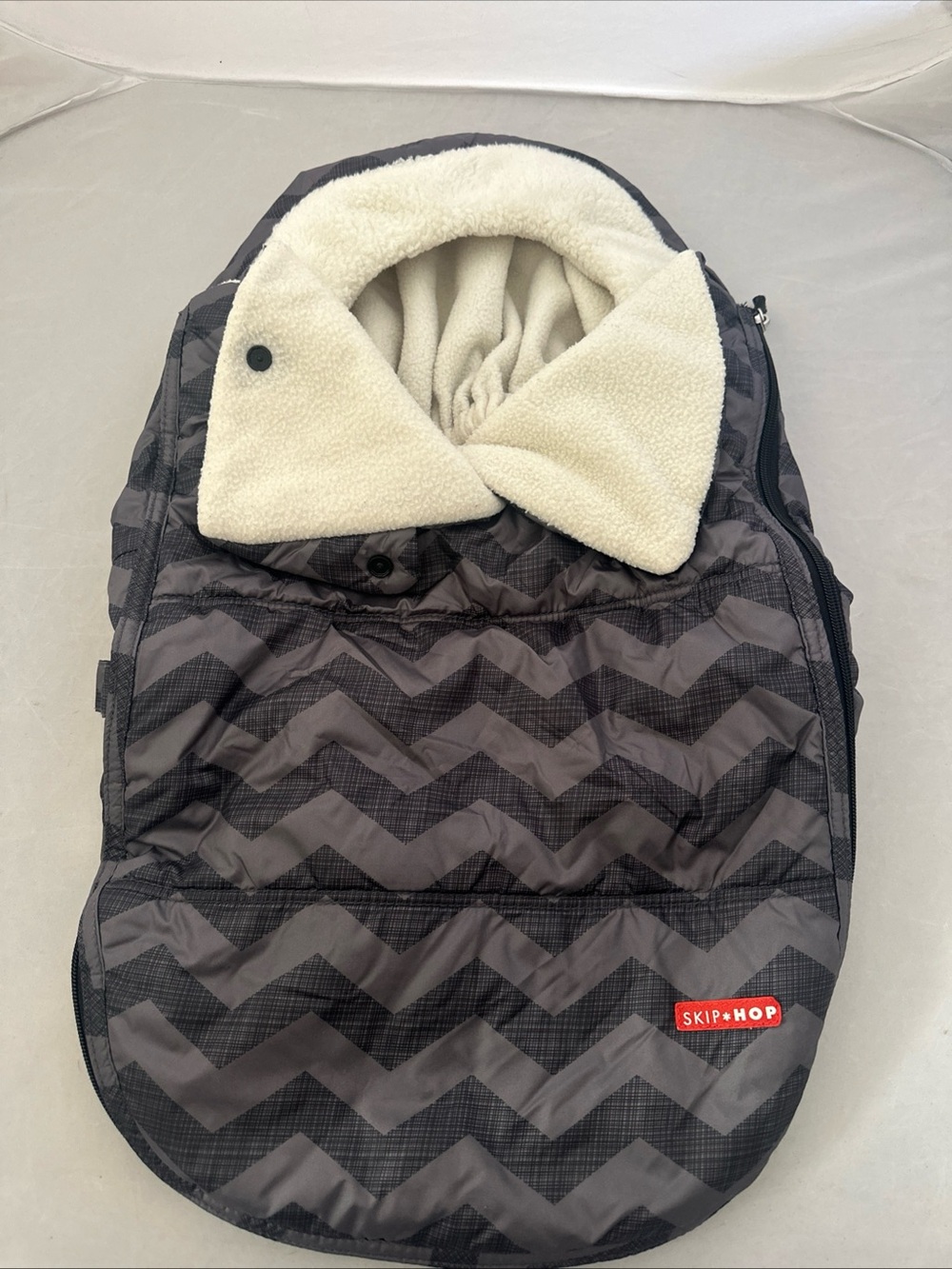 Skip Hop Gray Chevron Puffer Footmuff with Cream Lining